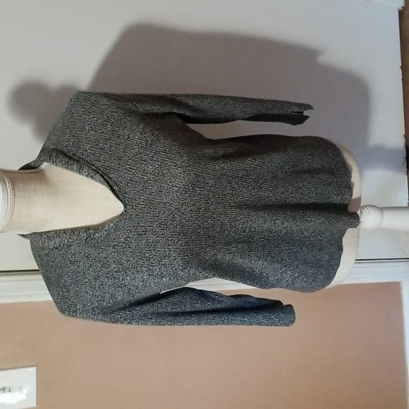 Ladies  sweater, XL - Picture 1 of 5